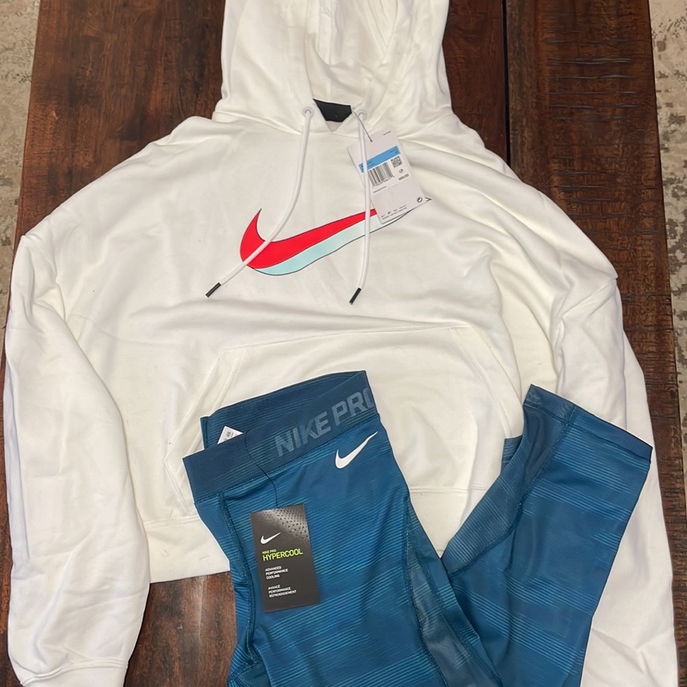 NIKE hoodie NWT